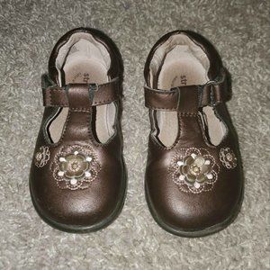 Stride Rite Brown Mary Jane Shoes (Size 6.5w)